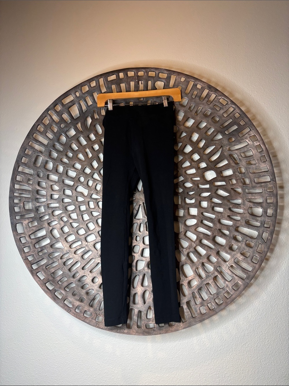 🖤Lou & Grey LOFT Black Stretch Leggings XS Soft Everyday Fit ZAthleisure Soft🖤 - Picture 2 of 10